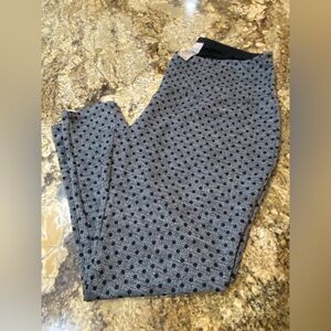 Chico’s Women Zenergy Petite 3P 14-16 polka dot legging  - excellent condition